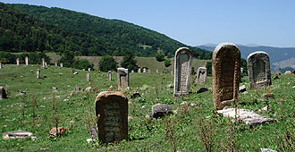 Alter aserischer Friedhof im Getik-Tal