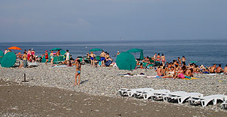 Badevergnügen am Schwarzmeerstrand in Batumi