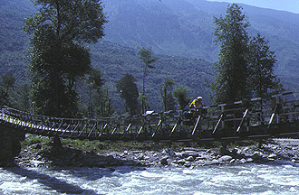Brücke über den Beas River, Kullu Tal, H.P.