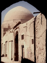 Unscheinbare Kuppel der Freitagsmoschee in Isfahan