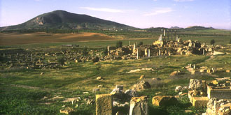 Ruinenfeld der antiken Stadt Thuburbo Majus