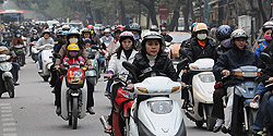Mopeds dominieren den Verkehr in Hà Nội