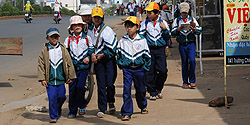 Schüler in der Provinzhauptstadt Pleiku (Plây Cu)