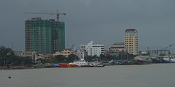 Wolkenkratzer am Song Cái Fluss in Đà Nẵng